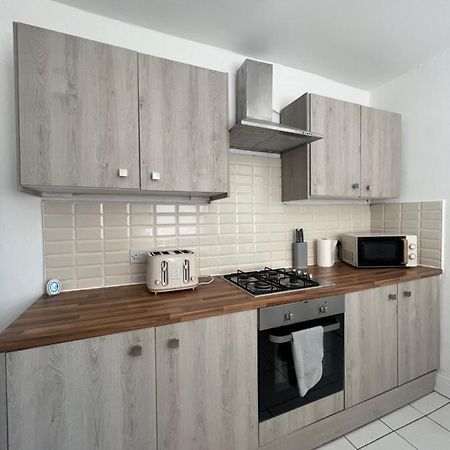 Large 3 Bed - 10 Mins To Centre Villa Liverpool Kültér fotó