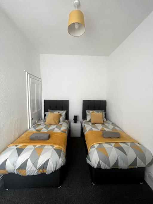 Large 3 Bed - 10 Mins To Centre Villa Liverpool Kültér fotó