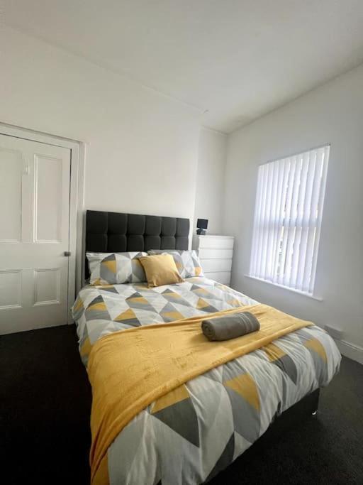 Large 3 Bed - 10 Mins To Centre Villa Liverpool Kültér fotó