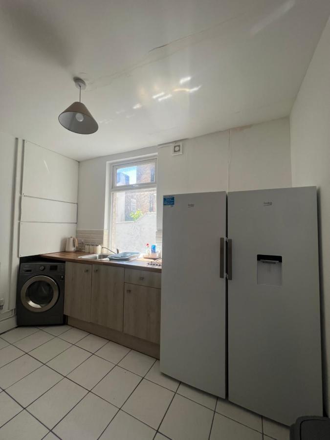 Large 3 Bed - 10 Mins To Centre Villa Liverpool Kültér fotó